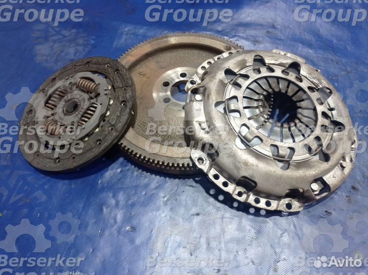 Сцепление (комплект) с маховиком Nissan HR16