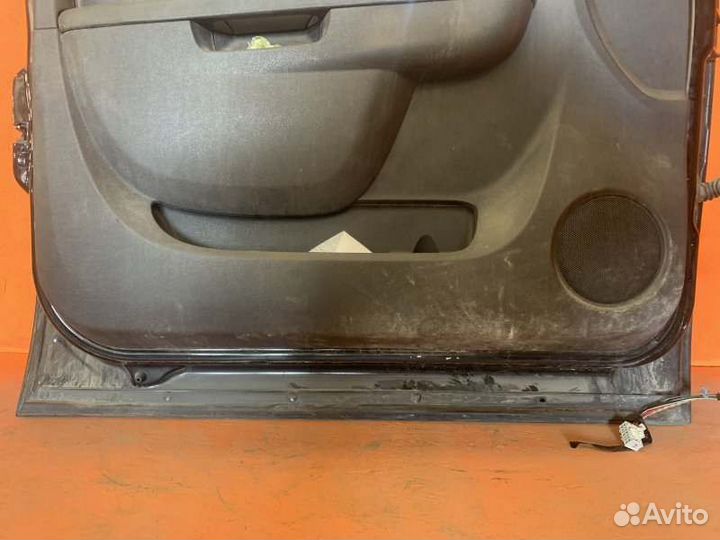 Дверь боковая передняя левая Chevrolet Tahoe