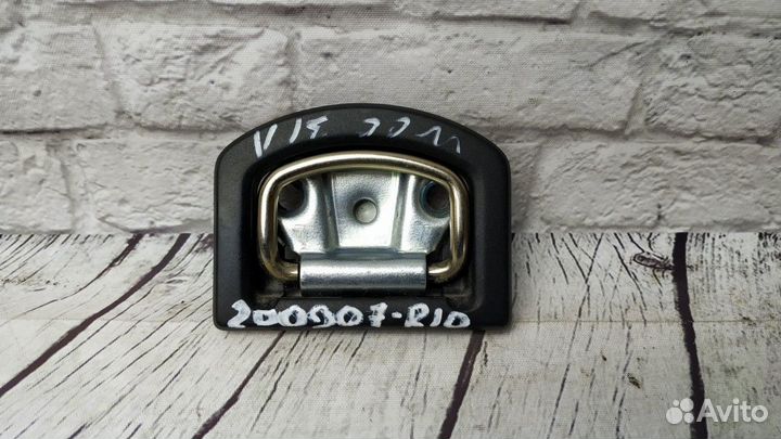 Такелажная петля Passat сс Ауди А4 А5 А6