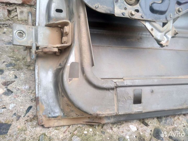 Задняя правая дверь Audi 80 b3