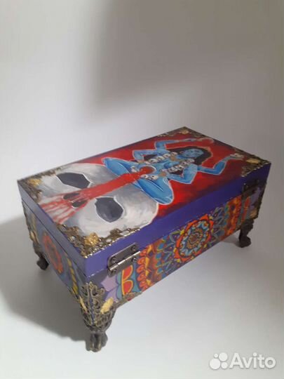 Шкатулка с ручной росписью 