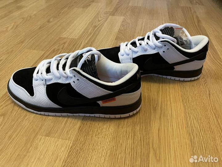 Кроссовки найк. tightbooth x Nike SB Dunk Low