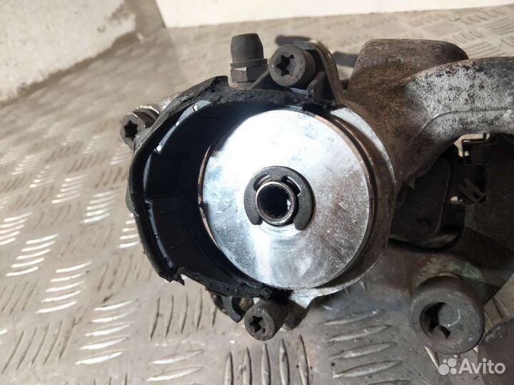 Суппорт задний правый Renault Megane IV