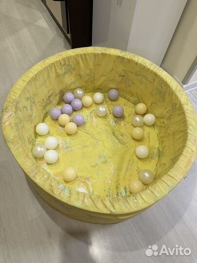 Сухой бассейн с шариками