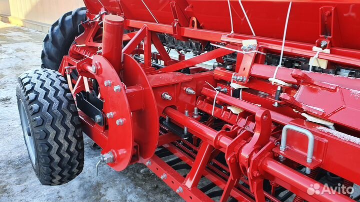 Транспортное устройство сеялки сз-5,4