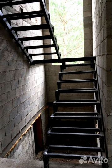 Лестница с забежными ступенями