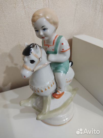 Фарфоровые статуэтки