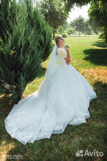 Свадебное платье