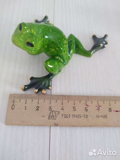 Лягушки фигурки коллекционные