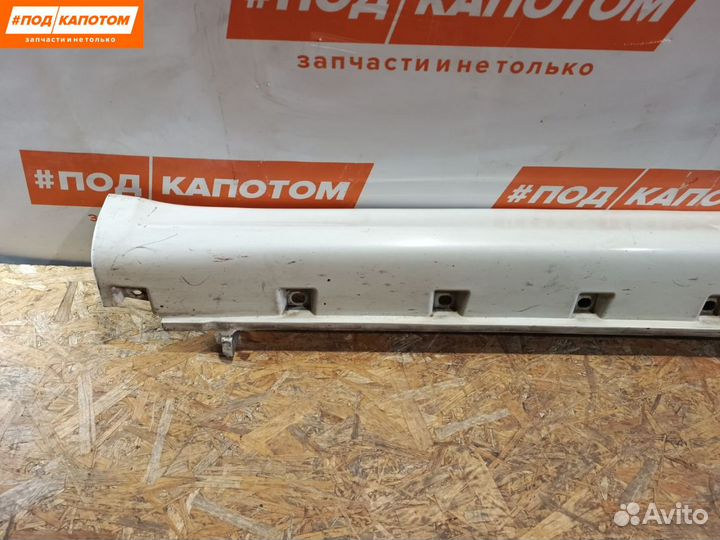 Накладка на порог левая Suzuki SX4 2007 7724180J1