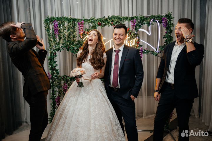 Ведущий (не тамада) на свадьбу