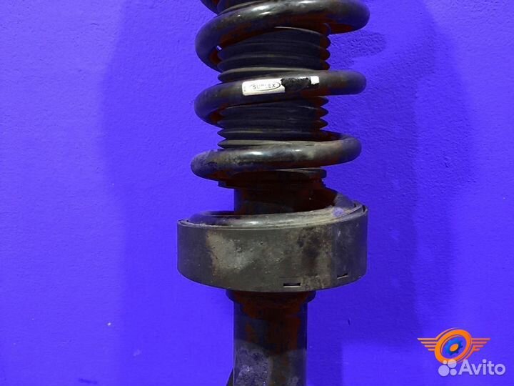 Стойка подвески передняя правая Volkswagen Touareg