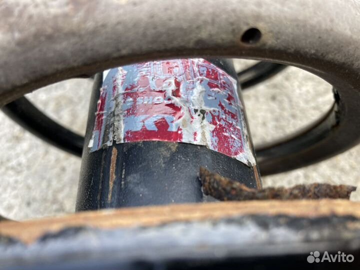 Передние стойки в сборе Шевроле Эпика