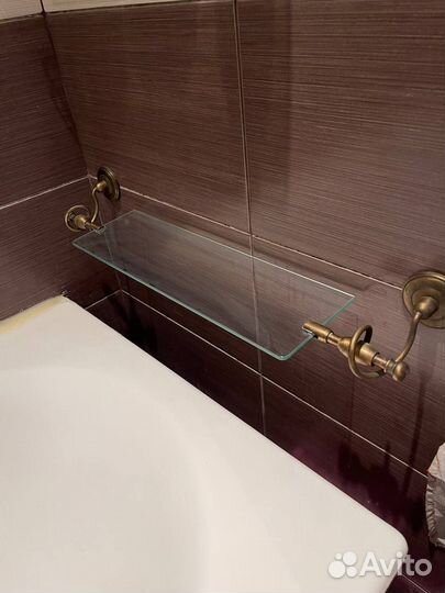 Смесители б/у, набор крючков, полочка в ванну