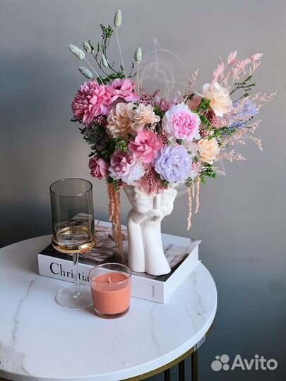 Цветочная композиция из стабилизированных цветов