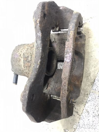 Mitsubishi Lancer 9 Суппорт тормозной передний L