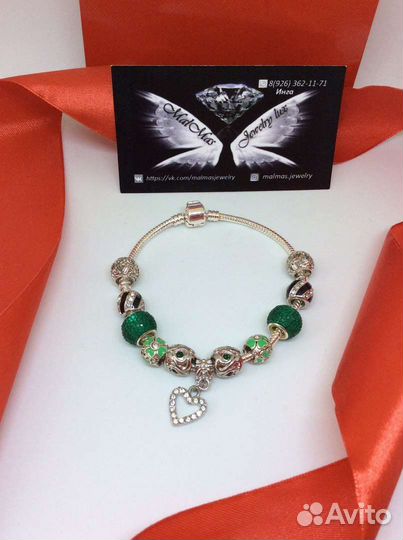 Браслет с шармами
