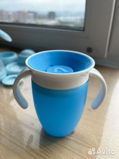 Поильник непроливайка munchkin