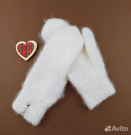 Варежки пушистые женские