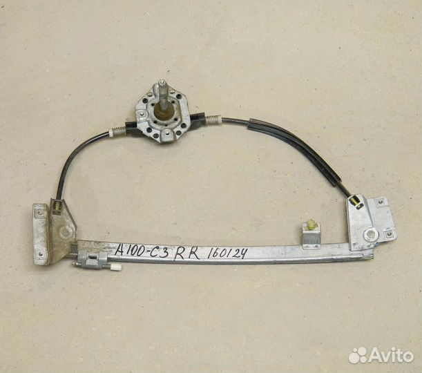Стеклоподъемник задний правый Audi 100 C3