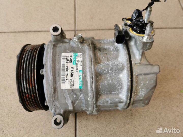 Компрессор кондиционера Jaguar XJ