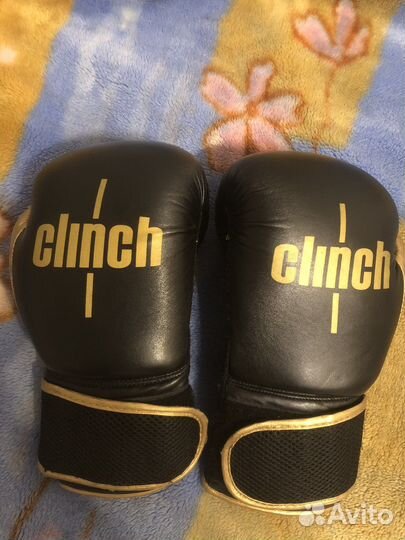 Боксерские перчатки 10 oz clinch