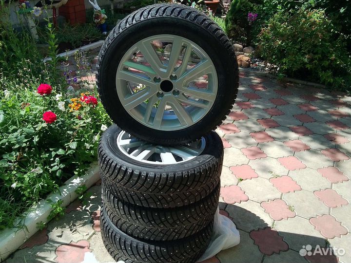 R16 Nexen Winguard WinSpike 3 205/55, PCD 4x100 DIA 60