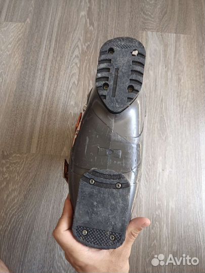 Горнолыжные ботинки (стелька 26 см)