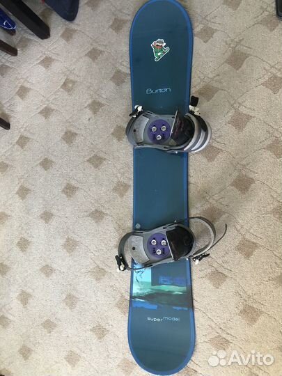 Сноуборд Burton с креплениями и ботинками