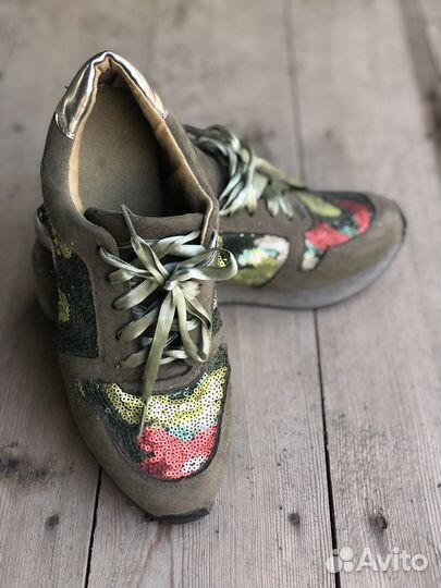 Кроссовки женские 38 размер