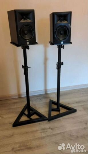 Студийные мониторы JBL LSR305