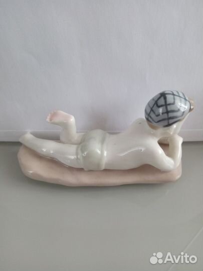 Мальчик с камушком лфз