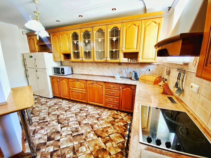 2-к. квартира, 100 м², 3/15 эт.