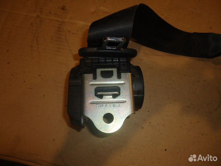 Ремень безопасности задний (Skoda Rapid)