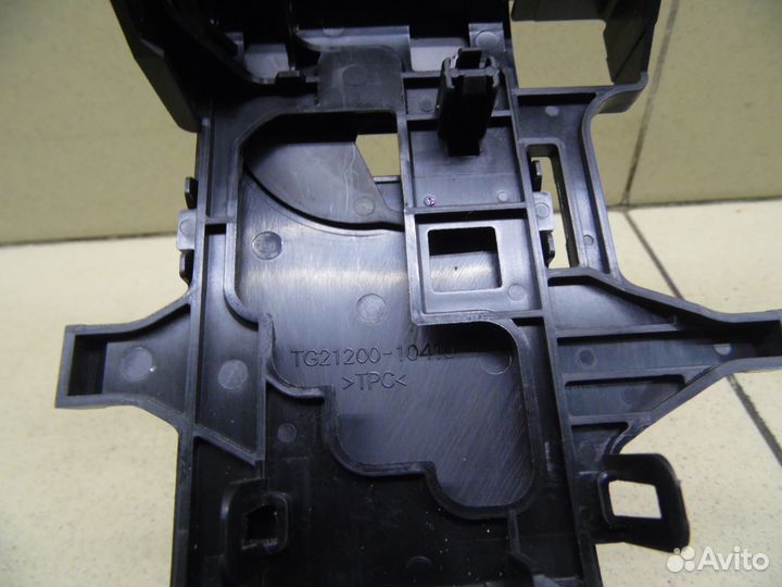 Накладка (кузов внутри) Hi Lux 2015