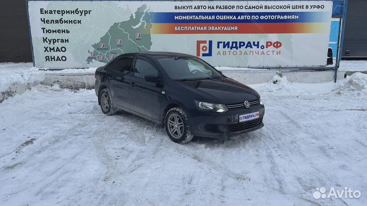 Стекло двери задней правой Volkswagen Polo Sedan