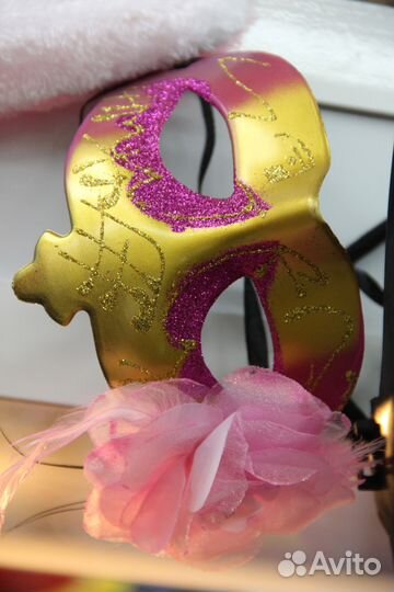 Карнавальные костюмы, маски, оформление праздника