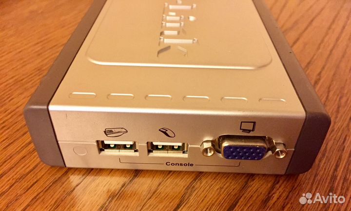 Переключатель D-Link dkvm-4U