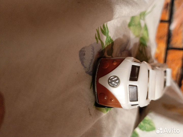 Машинка HootWheels