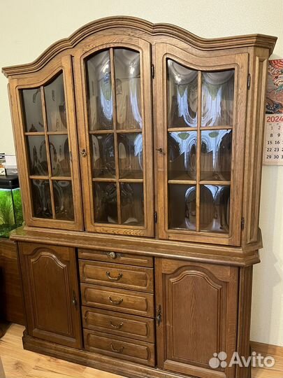 Буфеты и серванты старинные