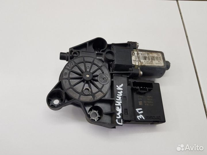 Моторчик стеклоподъемника задний правый