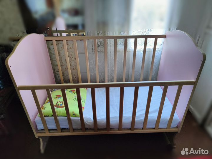 Детская кроватка