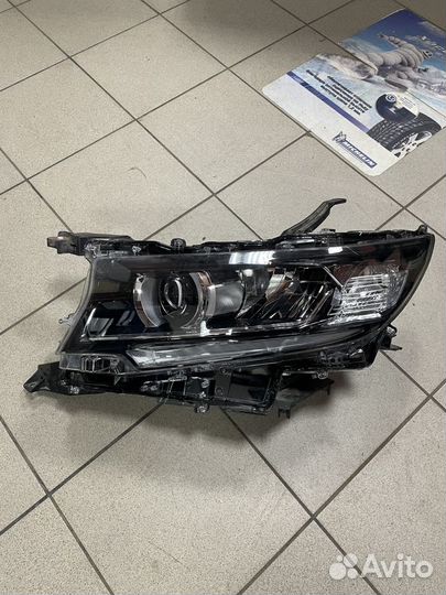 Фара Toyota Land Cruiser 150 2018 г левая