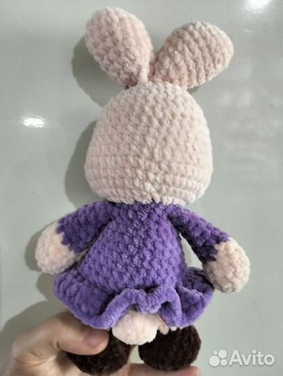 Зайчик вязаный плюшевый