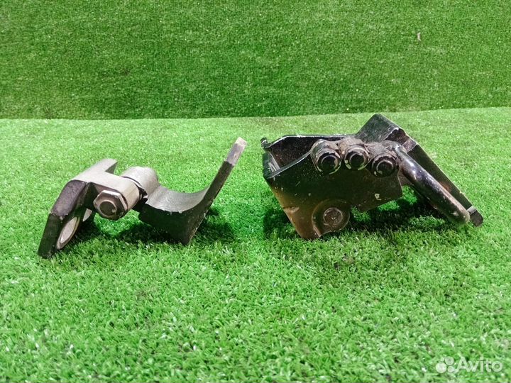 Петля двери (комплект) передняя левая Volkswagen