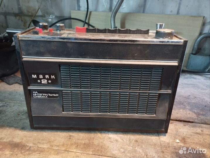 Армейские радиоприемник маяк 2