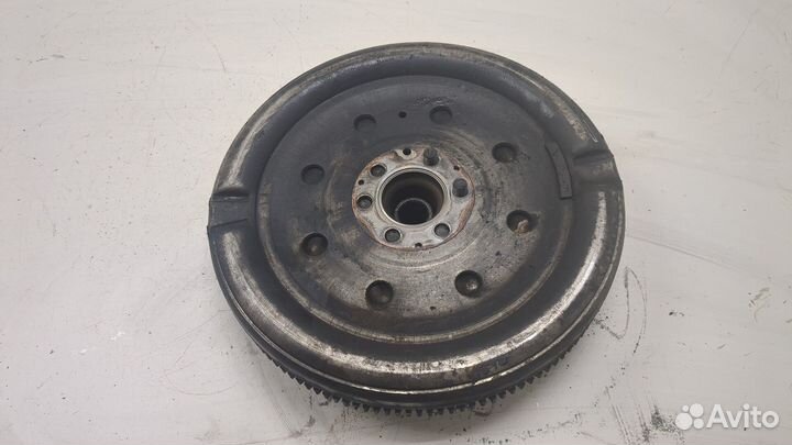 Маховик Volkswagen Touran