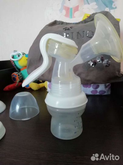 Молокоотсос ручной с бутылочкой Chicco Natural Fee