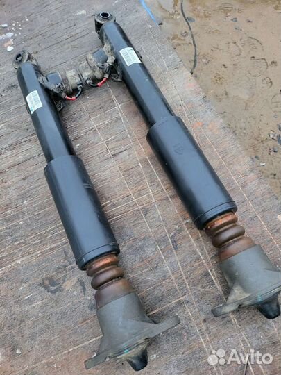 Амортизатор задний электроуправляемый Genesis G80