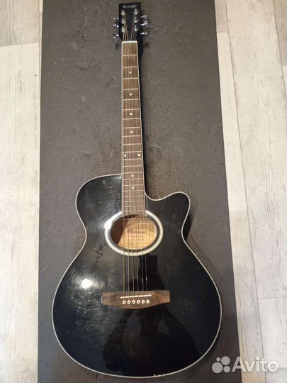 Акустическая гитара